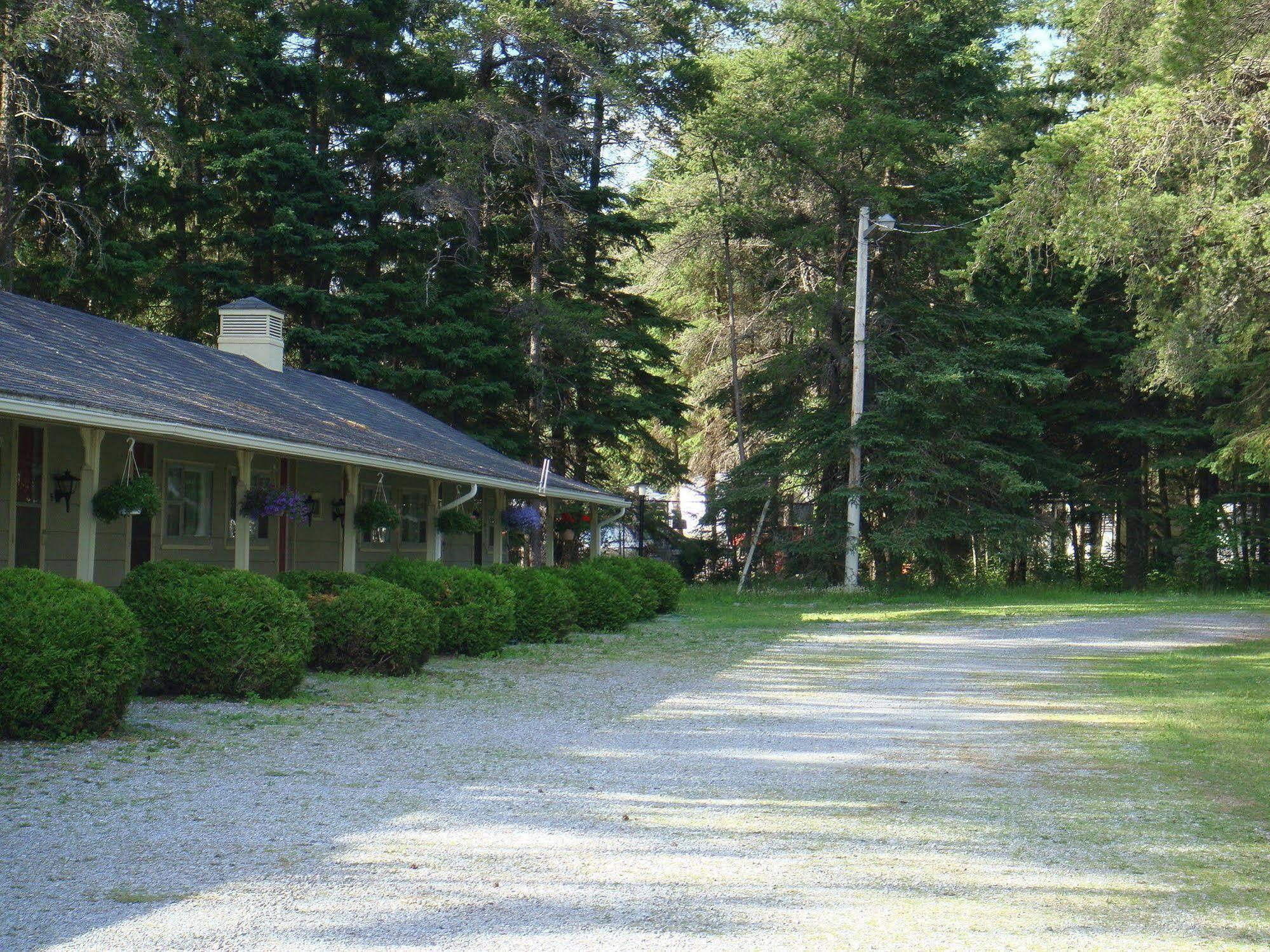 Pinecone Motel Sussex Exterior foto